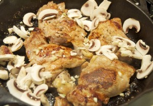 Chicken with mushrooms and garlic