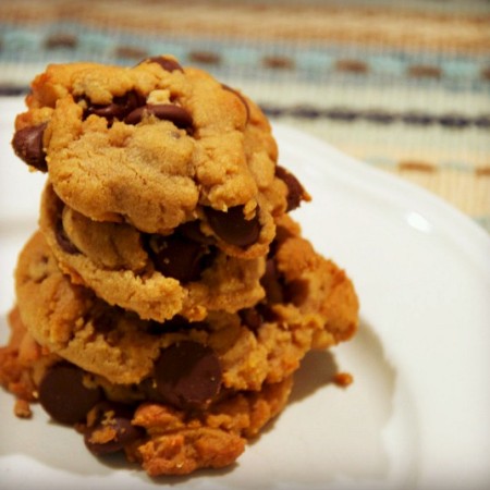 flourless peanut butter chocolate chip cookies