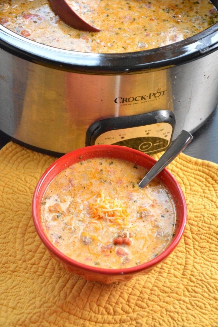 Crock Pot Low-Carb Taco Soup - Keto Taco Soup - Beyer Eats and Drinks