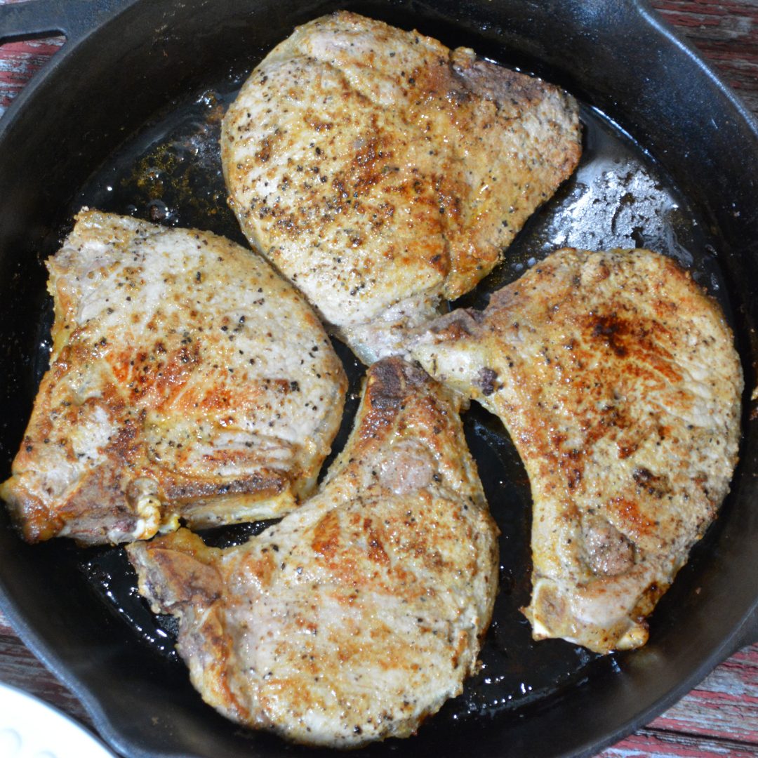 Pan-Fried pork chops recipe has no flour, no marinading, no waiting ...