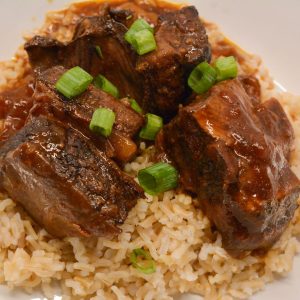 Looking for a hearty and flavorful dinner idea? Try these Crock Pot Korean Short Ribs! Made with tender, juicy short ribs simmered in a savory and slightly spicy sauce, this easy slow-cooker recipe is perfect for busy weeknights or cozy weekends. 🌟 Ingredients: Short ribs, garlic, ginger, beef broth, soy sauce, gochujang, and more! 🧄🧅