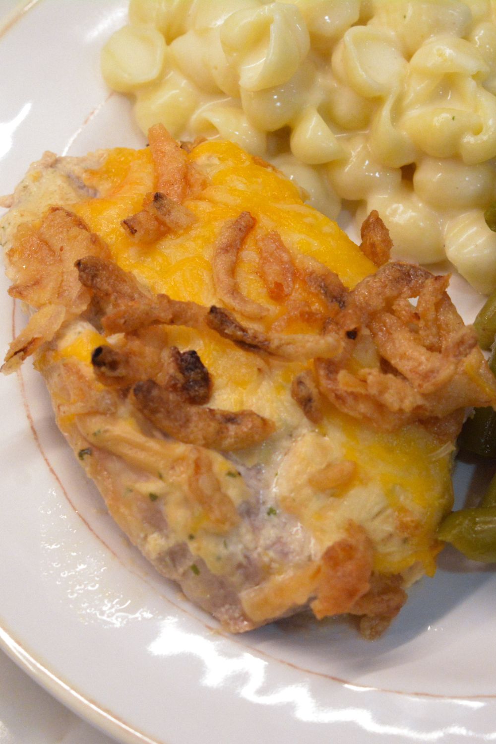 Discover an easy and delicious recipe for baked boneless pork chops topped with ranch, Colby Jack cheese, and crispy French fried onions. Perfect for a quick, flavorful dinner that’s sure to become a family favorite!