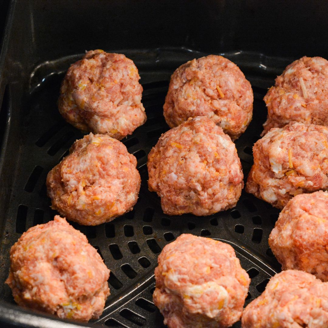 Form sausage balls: Roll the mixture into 1-inch balls, making about 20-24 sausage balls depending on size.