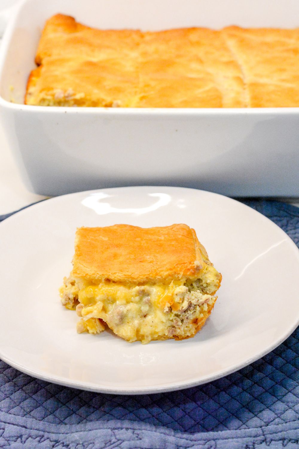 Warm up your mornings with this easy and delicious Crescent Roll Sausage Breakfast Casserole! Perfect for family brunch, lazy weekends, or holiday breakfasts, this casserole layers buttery crescent rolls, savory sausage, creamy cheeses, and fluffy eggs into one hearty dish everyone will love.