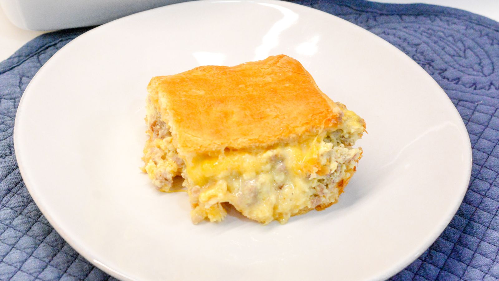 Warm up your mornings with this easy and delicious Crescent Roll Sausage Breakfast Casserole! Perfect for family brunch, lazy weekends, or holiday breakfasts, this casserole layers buttery crescent rolls, savory sausage, creamy cheeses, and fluffy eggs into one hearty dish everyone will love.