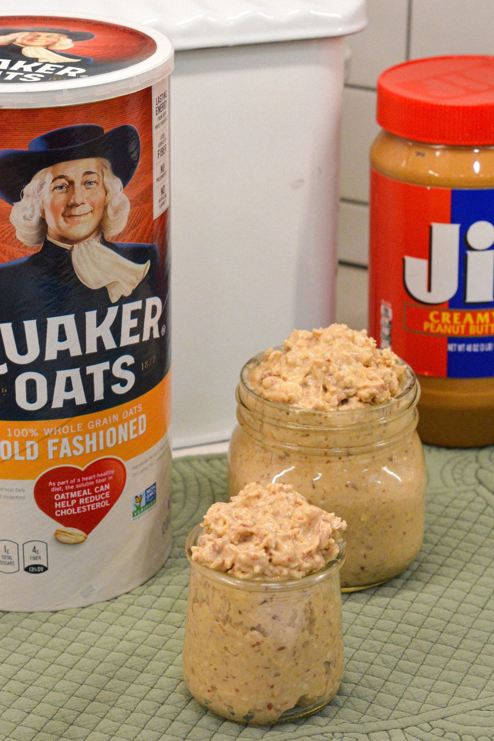 Looking for healthy, high protein breakfast ideas? Try these Peanut Butter Overnight Oats! Easy recipe, customizable, and perfect for meal prep.